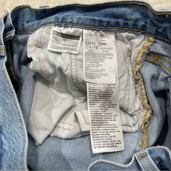 Levis 501 Womens Denim Shorts Light Blue Button Fly Cut Off Size 31 - Picture 9 of 11